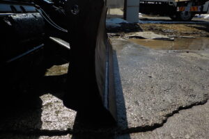 サムネイル: 平成29年　コベルコ　バックホー　SK125SR-3　★0.45㎥★配管付★クレーン仕様★エアコン★