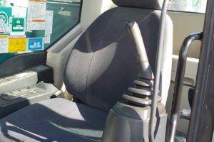 サムネイル: 平成29年　コベルコ　バックホー　SK125SR-3　★0.45㎥★配管付★クレーン仕様★エアコン★