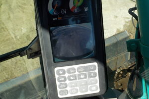 サムネイル: 平成29年　コベルコ　バックホー　SK125SR-3　★0.45㎥★配管付★クレーン仕様★エアコン★