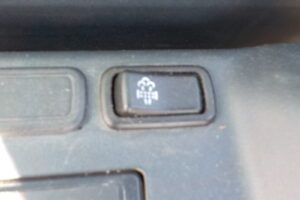 サムネイル: 平成29年　コベルコ　バックホー　SK125SR-3　★0.45㎥★配管付★クレーン仕様★エアコン★