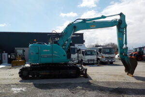 サムネイル: 平成29年　コベルコ　バックホー　SK125SR-3　★0.45㎥★配管付★クレーン仕様★エアコン★