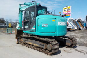 サムネイル: 平成29年　コベルコ　バックホー　SK125SR-3　★0.45㎥★配管付★クレーン仕様★エアコン★