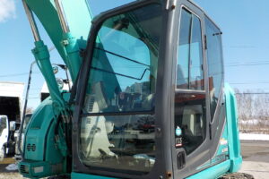 サムネイル: 平成29年　コベルコ　バックホー　SK125SR-3　★0.45㎥★配管付★クレーン仕様★エアコン★