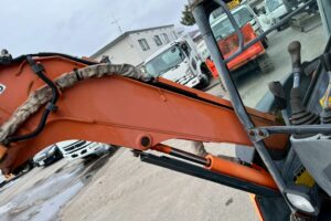 サムネイル: 【★北見店★】日立　バックホー　ZX15UR　ユンボ　パワーショベル　油圧ショベル　バケット容量0.036㎥札幌・江別・旭川・北見・釧路どこでも全国対応可能です！【お問い合わせは北見店へ～TEL0157-57-7166～】