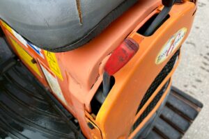 サムネイル: 【★北見店★】日立　バックホー　ZX15UR　ユンボ　パワーショベル　油圧ショベル　バケット容量0.036㎥札幌・江別・旭川・北見・釧路どこでも全国対応可能です！【お問い合わせは北見店へ～TEL0157-57-7166～】