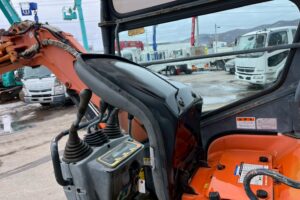 サムネイル: 【★北見店★】日立　バックホー　ZX15UR　ユンボ　パワーショベル　油圧ショベル　バケット容量0.036㎥札幌・江別・旭川・北見・釧路どこでも全国対応可能です！【お問い合わせは北見店へ～TEL0157-57-7166～】