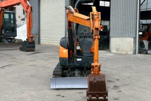 サムネイル: 【★北見店★】日立　バックホー　ZX15UR　ユンボ　パワーショベル　油圧ショベル　バケット容量0.036㎥札幌・江別・旭川・北見・釧路どこでも全国対応可能です！【お問い合わせは北見店へ～TEL0157-57-7166～】