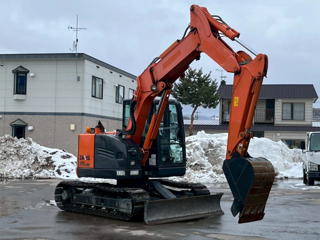 【平成29年製】日立　バックホー　ZX75UR-5B　オフセットブーム　後方超小旋回　クレーン仕様　旋回マルチ　鉄キャタゴムパッド　油圧ショベル　パワーショベル　【お問い合わせは北見店へ～TEL0157-57-7166～】