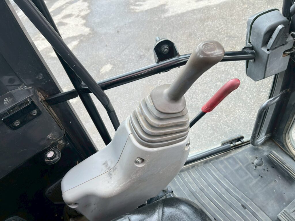 【平成29年製】日立　バックホー　ZX75UR-5B　オフセットブーム　後方超小旋回　クレーン仕様　旋回マルチ　鉄キャタゴムパッド　油圧ショベル　パワーショベル　【お問い合わせは北見店へ～TEL0157-57-7166～】