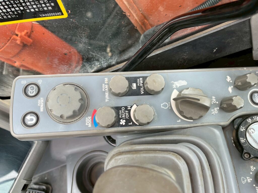 【平成29年製】日立　バックホー　ZX75UR-5B　オフセットブーム　後方超小旋回　クレーン仕様　旋回マルチ　鉄キャタゴムパッド　油圧ショベル　パワーショベル　【お問い合わせは北見店へ～TEL0157-57-7166～】