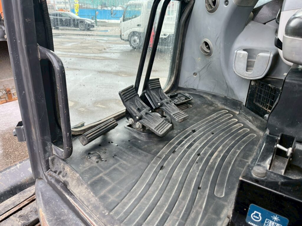 【平成29年製】日立　バックホー　ZX75UR-5B　オフセットブーム　後方超小旋回　クレーン仕様　旋回マルチ　鉄キャタゴムパッド　油圧ショベル　パワーショベル　【お問い合わせは北見店へ～TEL0157-57-7166～】