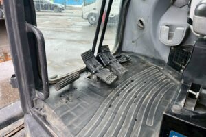 サムネイル: 【平成29年製】日立　バックホー　ZX75UR-5B　オフセットブーム　後方超小旋回　クレーン仕様　旋回マルチ　鉄キャタゴムパッド　油圧ショベル　パワーショベル　【お問い合わせは北見店へ～TEL0157-57-7166～】