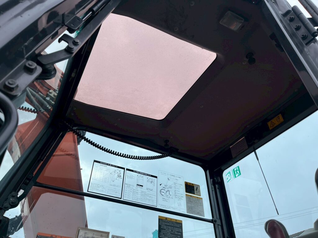 【平成29年製】日立　バックホー　ZX75UR-5B　オフセットブーム　後方超小旋回　クレーン仕様　旋回マルチ　鉄キャタゴムパッド　油圧ショベル　パワーショベル　【お問い合わせは北見店へ～TEL0157-57-7166～】