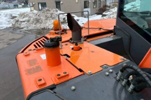 サムネイル: 【平成29年製】日立　バックホー　ZX75UR-5B　オフセットブーム　後方超小旋回　クレーン仕様　旋回マルチ　鉄キャタゴムパッド　油圧ショベル　パワーショベル　【お問い合わせは北見店へ～TEL0157-57-7166～】