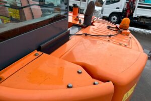 サムネイル: 【平成29年製】日立　バックホー　ZX75UR-5B　オフセットブーム　後方超小旋回　クレーン仕様　旋回マルチ　鉄キャタゴムパッド　油圧ショベル　パワーショベル　【お問い合わせは北見店へ～TEL0157-57-7166～】