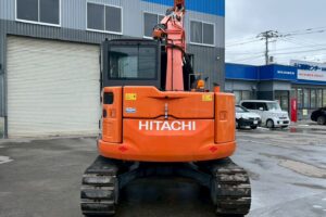 サムネイル: 【平成29年製】日立　バックホー　ZX75UR-5B　オフセットブーム　後方超小旋回　クレーン仕様　旋回マルチ　鉄キャタゴムパッド　油圧ショベル　パワーショベル　【お問い合わせは北見店へ～TEL0157-57-7166～】