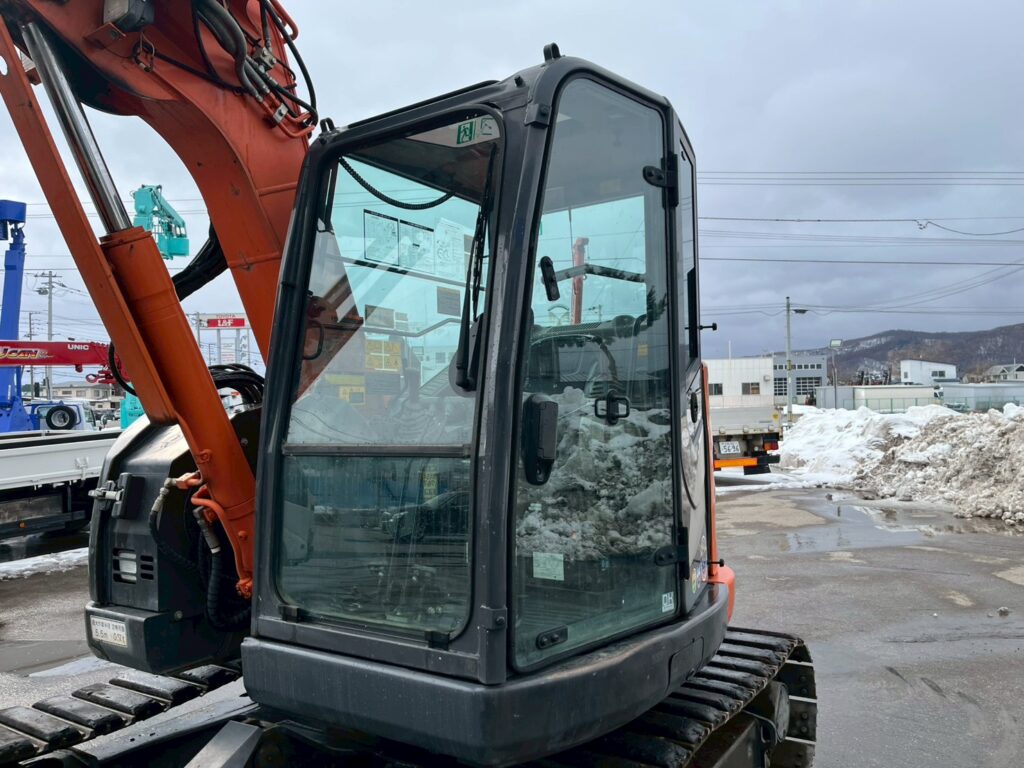 【平成29年製】日立　バックホー　ZX75UR-5B　オフセットブーム　後方超小旋回　クレーン仕様　旋回マルチ　鉄キャタゴムパッド　油圧ショベル　パワーショベル　【お問い合わせは北見店へ～TEL0157-57-7166～】