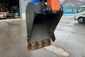 サムネイル: 【平成29年製】日立　バックホー　ZX75UR-5B　オフセットブーム　後方超小旋回　クレーン仕様　旋回マルチ　鉄キャタゴムパッド　油圧ショベル　パワーショベル　【お問い合わせは北見店へ～TEL0157-57-7166～】