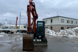 サムネイル: 【平成29年製】日立　バックホー　ZX75UR-5B　オフセットブーム　後方超小旋回　クレーン仕様　旋回マルチ　鉄キャタゴムパッド　油圧ショベル　パワーショベル　【お問い合わせは北見店へ～TEL0157-57-7166～】