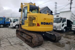 サムネイル: 平成30年　コマツ　PC128US-11　0.45立米　★ｴｱｺﾝ・ﾜｲﾄﾞｷｬﾀ・ｸﾚｰﾝ仕様・旋回ﾏﾙﾁ・ｻｲﾄﾞｶﾒﾗ・ﾊﾞｯｸｶﾒﾗ・後方超小旋回★