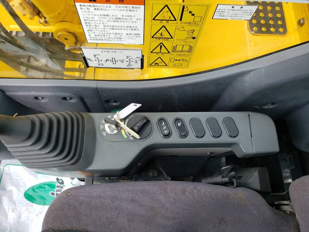 平成30年　コマツ　PC128US-11　0.45立米　★ｴｱｺﾝ・ﾜｲﾄﾞｷｬﾀ・ｸﾚｰﾝ仕様・旋回ﾏﾙﾁ・ｻｲﾄﾞｶﾒﾗ・ﾊﾞｯｸｶﾒﾗ・後方超小旋回★