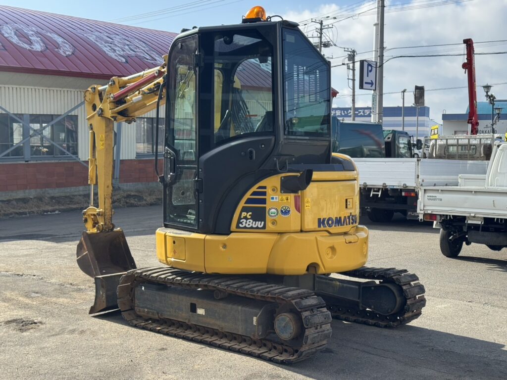 令和1年　コマツPC38UU-6N0　後方超小旋回　オフセットブーム　クレーン仕様