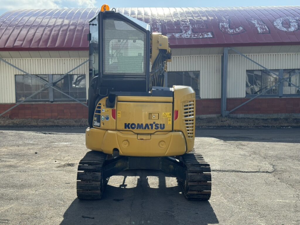 令和1年　コマツPC38UU-6N0　後方超小旋回　オフセットブーム　クレーン仕様