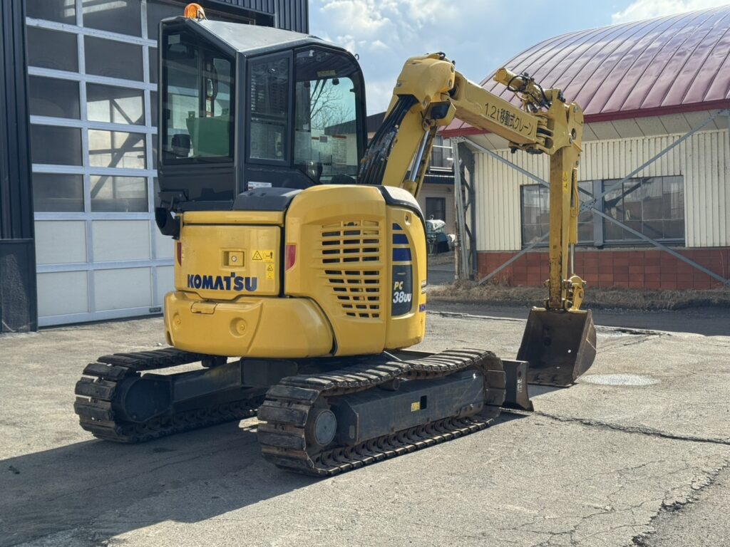 令和1年　コマツPC38UU-6N0　後方超小旋回　オフセットブーム　クレーン仕様