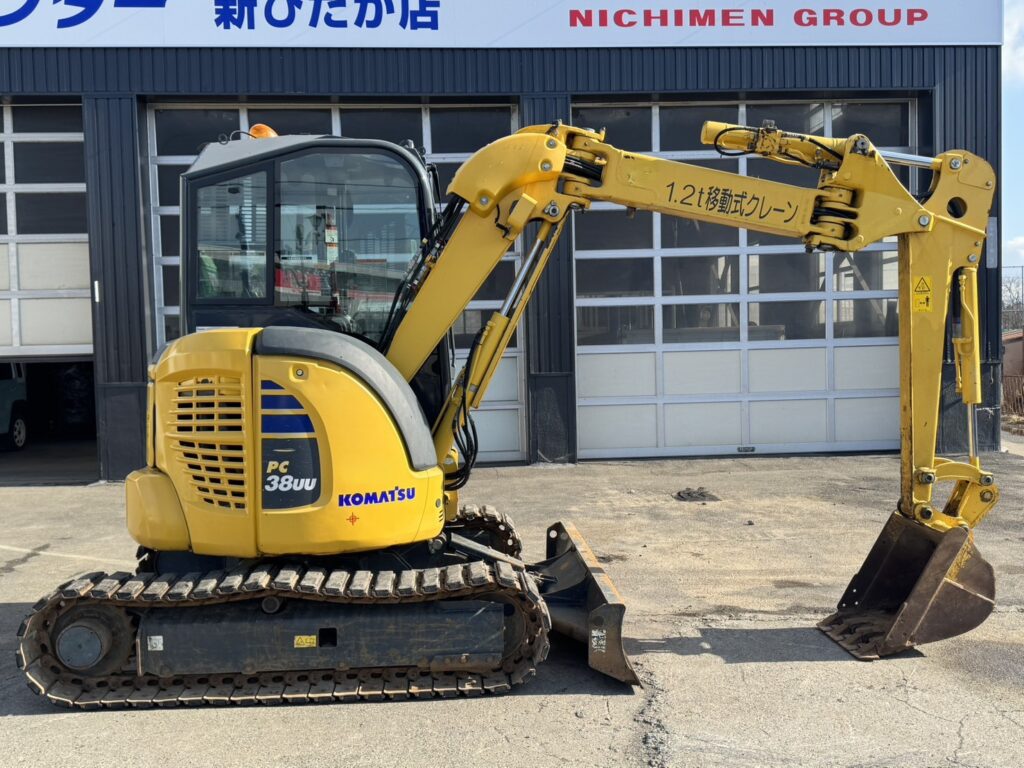 令和1年　コマツPC38UU-6N0　後方超小旋回　オフセットブーム　クレーン仕様