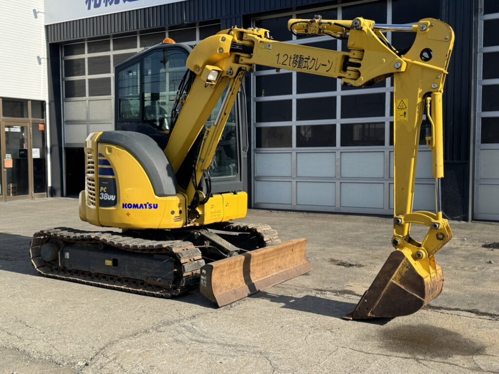 令和1年　コマツPC38UU-6N0　後方超小旋回　オフセットブーム　クレーン仕様