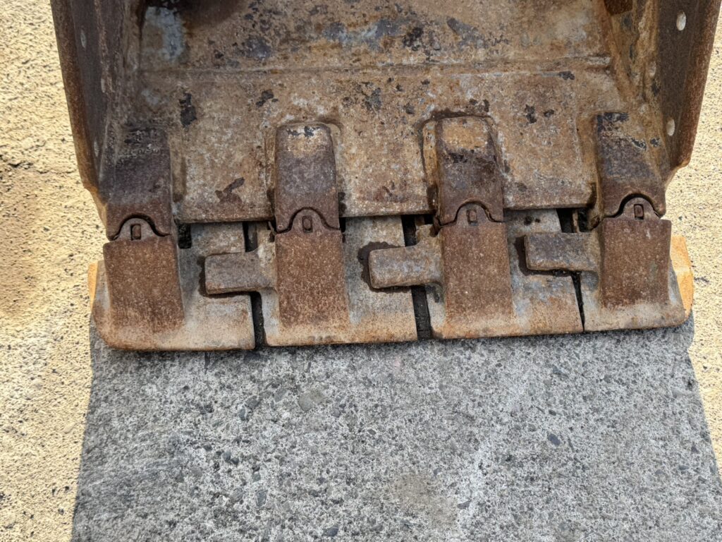 令和1年　コマツPC38UU-6N0　後方超小旋回　オフセットブーム　クレーン仕様