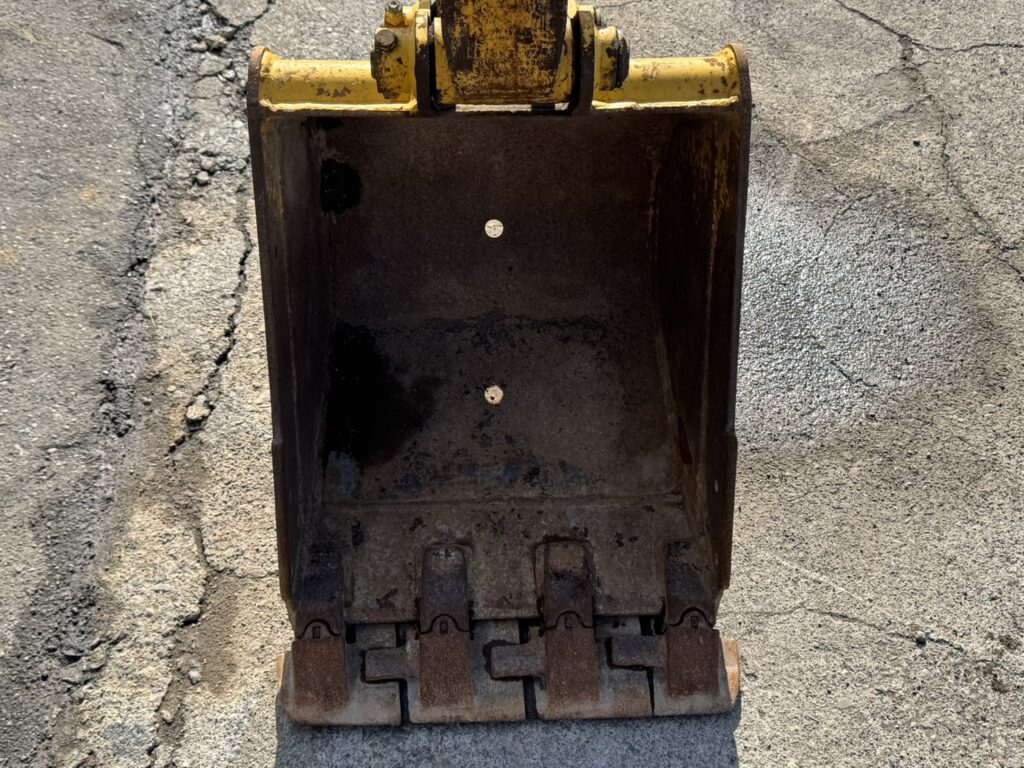 令和1年　コマツPC38UU-6N0　後方超小旋回　オフセットブーム　クレーン仕様