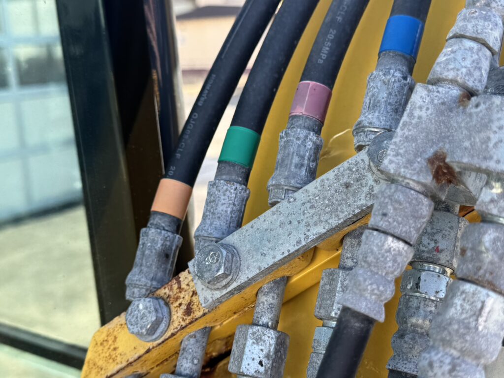 令和1年　コマツPC38UU-6N0　後方超小旋回　オフセットブーム　クレーン仕様