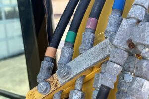 サムネイル: 令和1年　コマツPC38UU-6N0　後方超小旋回　オフセットブーム　クレーン仕様