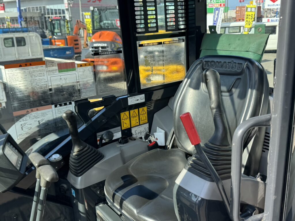 令和1年　コマツPC38UU-6N0　後方超小旋回　オフセットブーム　クレーン仕様