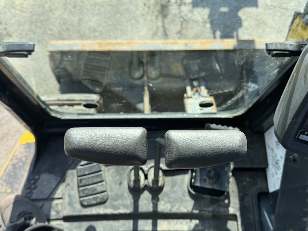 令和1年　コマツPC38UU-6N0　後方超小旋回　オフセットブーム　クレーン仕様