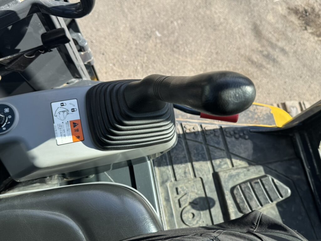 令和1年　コマツPC38UU-6N0　後方超小旋回　オフセットブーム　クレーン仕様