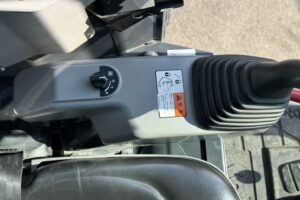 サムネイル: 令和1年　コマツPC38UU-6N0　後方超小旋回　オフセットブーム　クレーン仕様