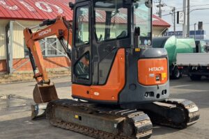 サムネイル: 令和1年　日立ZX40U-5B　後方超小旋回　クレーン仕様　エアコン