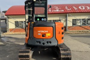 サムネイル: 令和1年　日立ZX40U-5B　後方超小旋回　クレーン仕様　エアコン