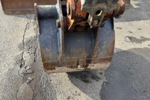 サムネイル: 令和1年　日立ZX40U-5B　後方超小旋回　クレーン仕様　エアコン