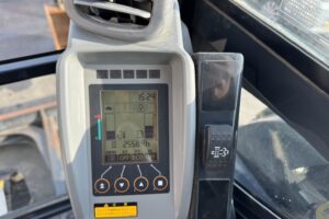 サムネイル: 令和1年　日立ZX40U-5B　後方超小旋回　クレーン仕様　エアコン