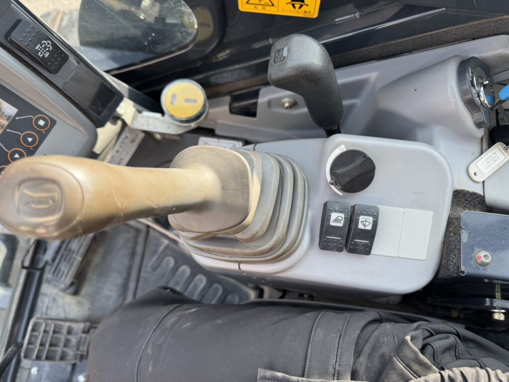 令和1年　日立ZX40U-5B　後方超小旋回　クレーン仕様　エアコン