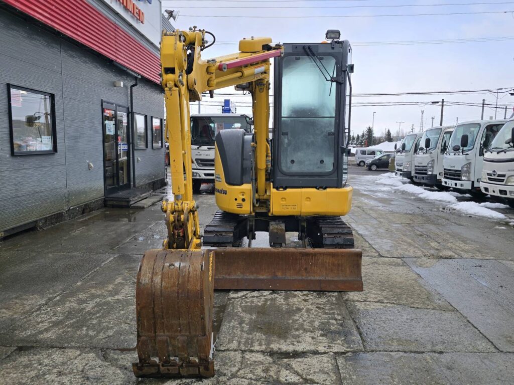 平成30年　コマツ　PC30UU-6N0　0.09立米　クレーン仕様・オフセットブーム・エアコン付・使用時間2127時間