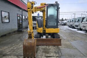 サムネイル: 平成30年　コマツ　PC30UU-6N0　0.09立米　クレーン仕様・オフセットブーム・エアコン付・使用時間2127時間