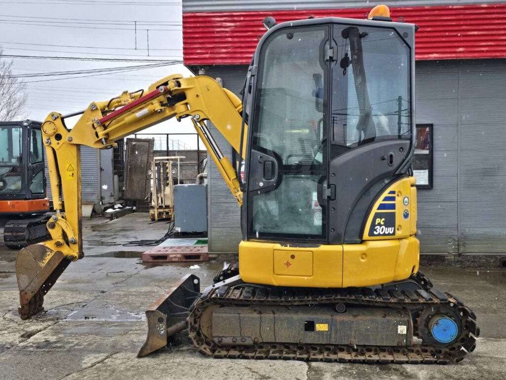 平成30年　コマツ　PC30UU-6N0　0.09立米　クレーン仕様・オフセットブーム・エアコン付・使用時間2127時間
