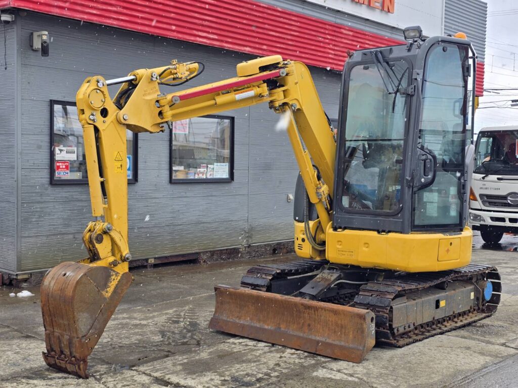 平成30年　コマツ　PC30UU-6N0　0.09立米　クレーン仕様・オフセットブーム・エアコン付・使用時間2127時間