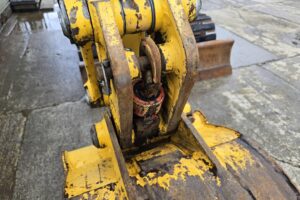 サムネイル: 平成30年　コマツ　PC30UU-6N0　0.09立米　クレーン仕様・オフセットブーム・エアコン付・使用時間2127時間