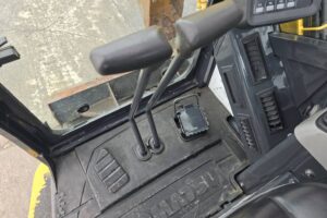 サムネイル: 平成30年　コマツ　PC30UU-6N0　0.09立米　クレーン仕様・オフセットブーム・エアコン付・使用時間2127時間