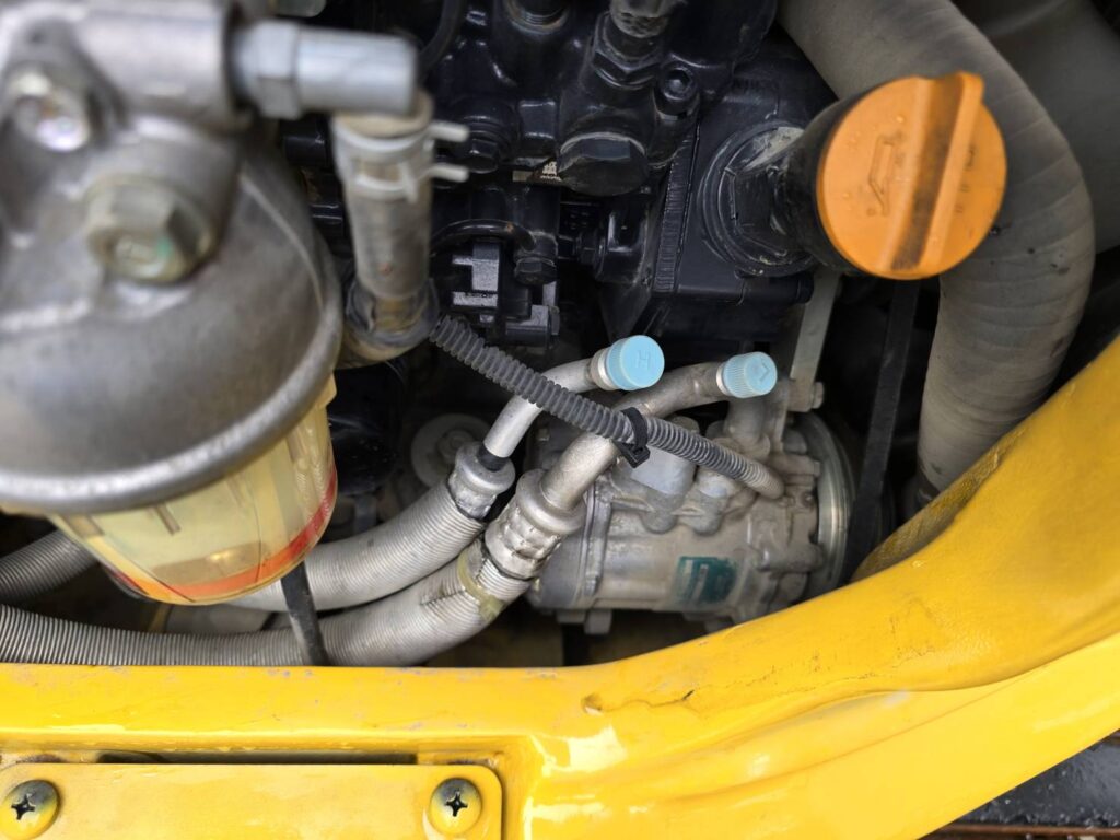 平成30年　コマツ　PC30UU-6N0　0.09立米　クレーン仕様・オフセットブーム・エアコン付・使用時間2127時間